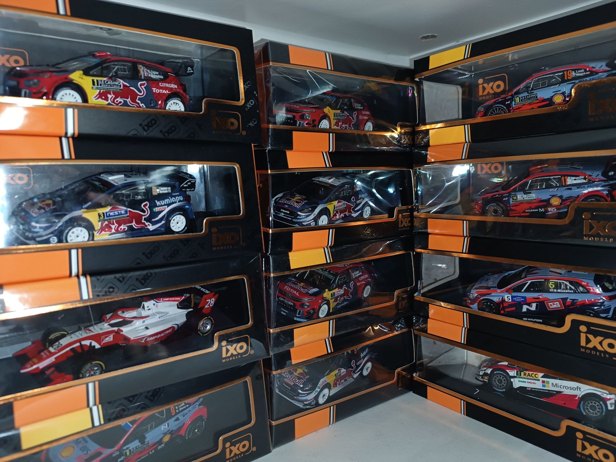 Miniaturas 1/43 Diversas