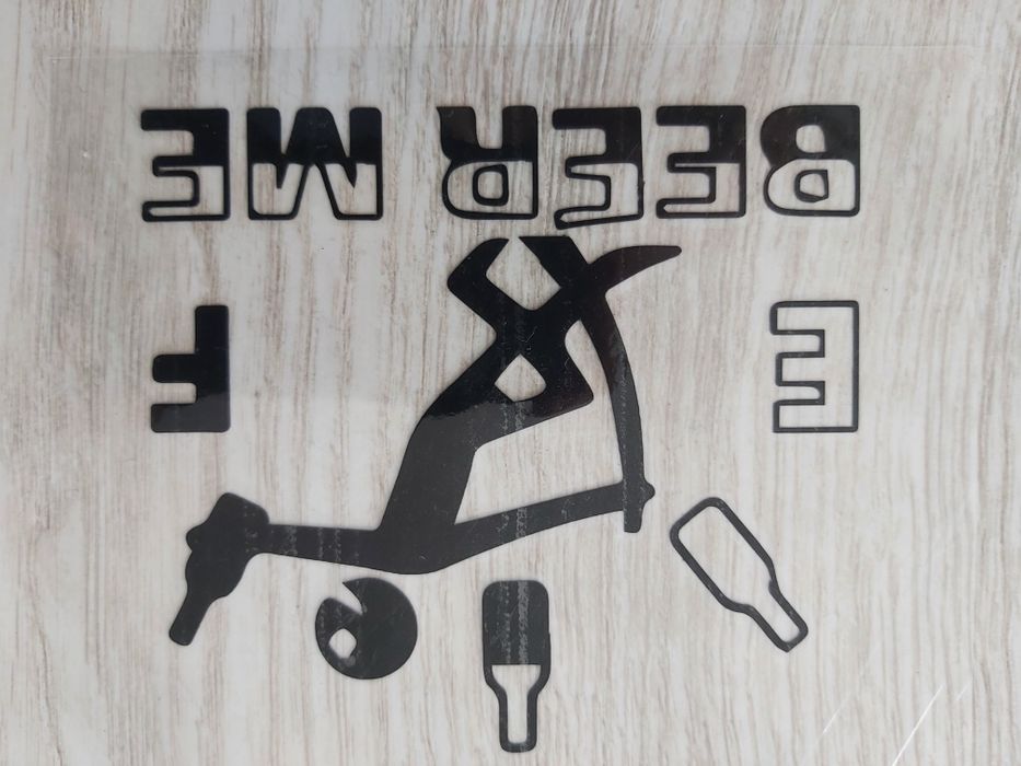 BEER ME - 10.5cm x 10.5cm - naklejka na WLEW PALIWA  na auto ścianę l