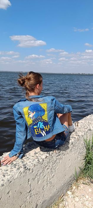 Джинсовка з патріотичним розписом