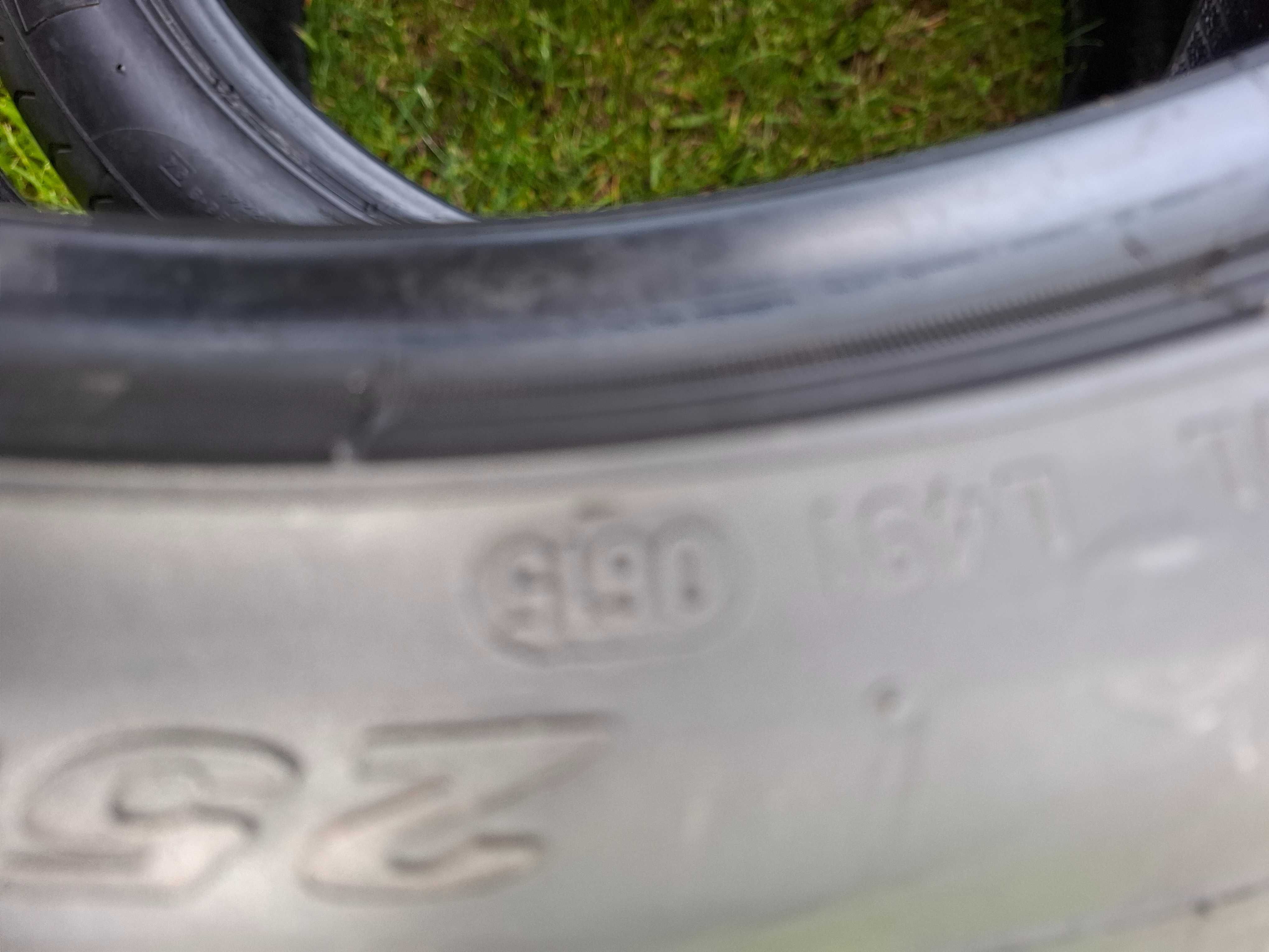 Opony Pirelli 255 40 R 19