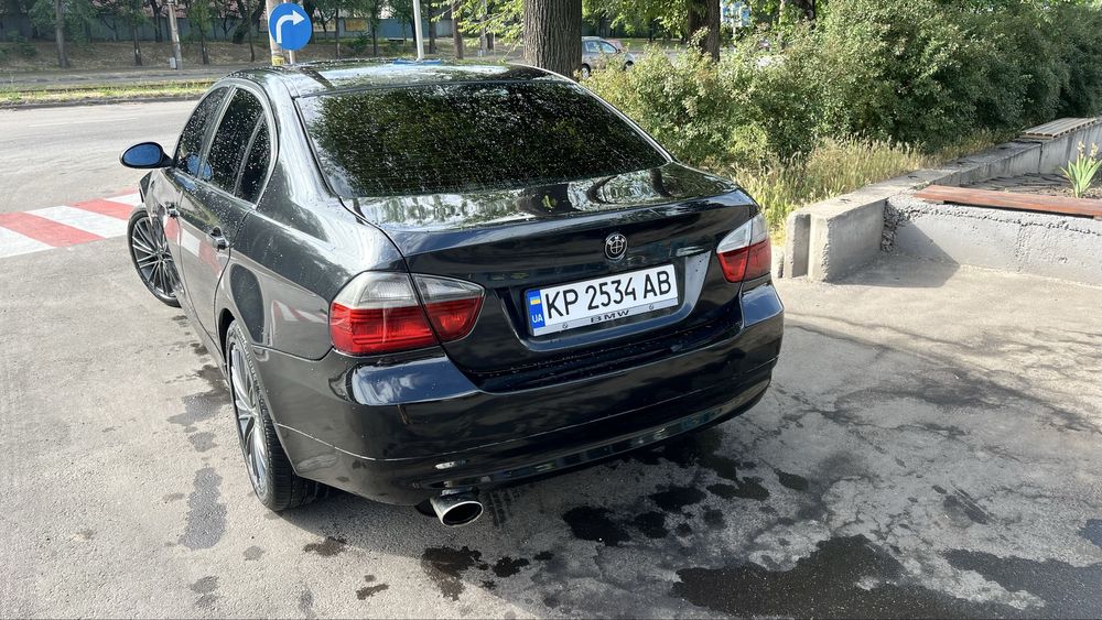 BMW E90  2.5 218 л.с