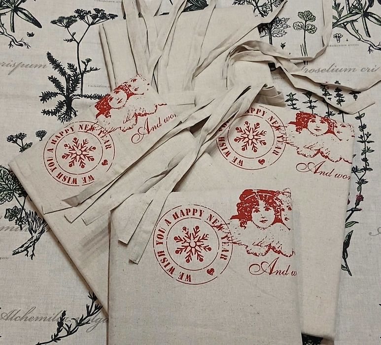 Zasłony beżowe na troczkach z grafiką świąteczną Shabby Chic Boho