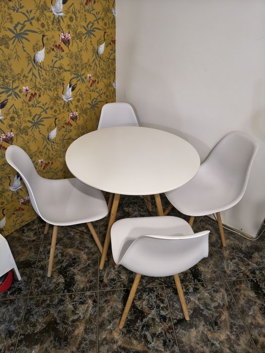 Stolik okrągły biały 80cm + 4 krzesła