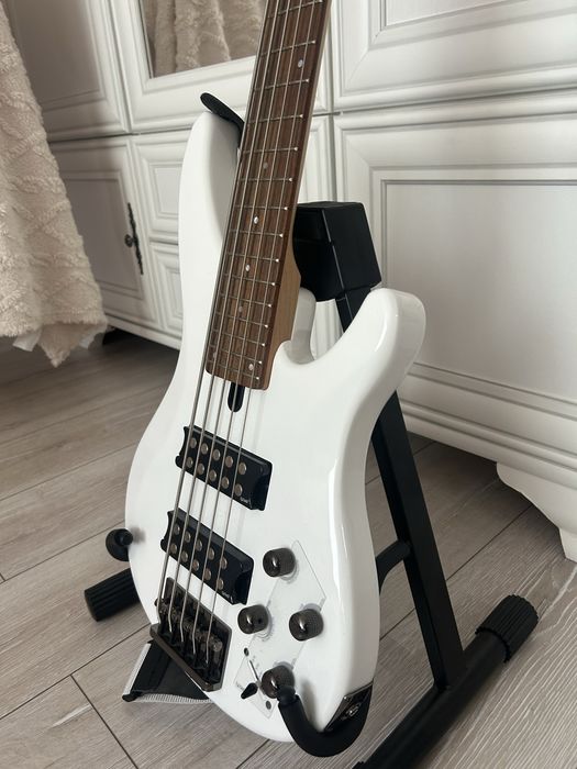 Бас гітара Yamaha Trbx-305 (Нова) терміново!!!