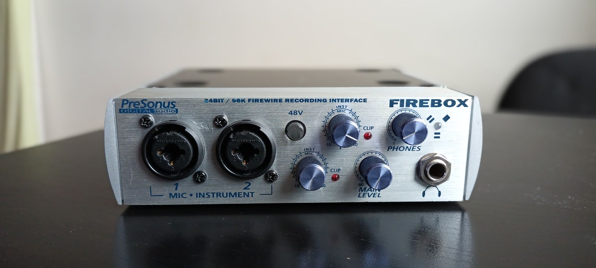 Interface de Áudio PreSonus FireBox – Como Nova!
