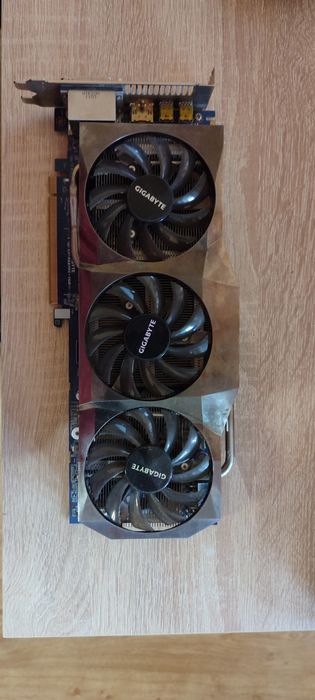 Відеокарта Gigabyte GV-R6870C-1GD