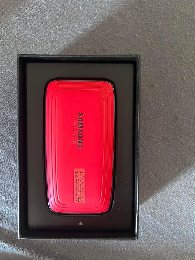Samsung Portable SSD X5 2TB Thunderbolt3 Czarno-Czerwony DYSK SSD