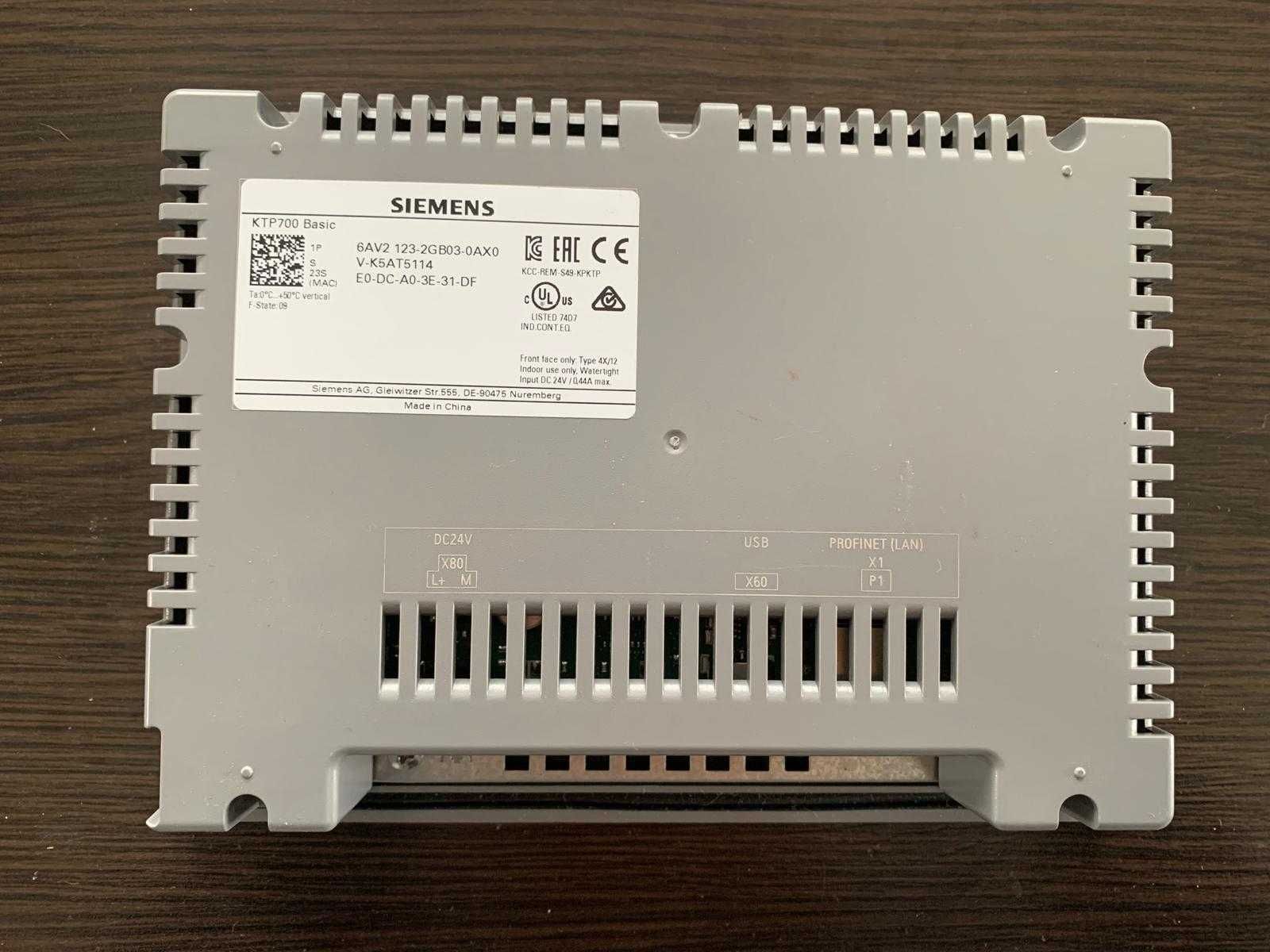 Panel HMI Siemens model KTP700 BASIC
