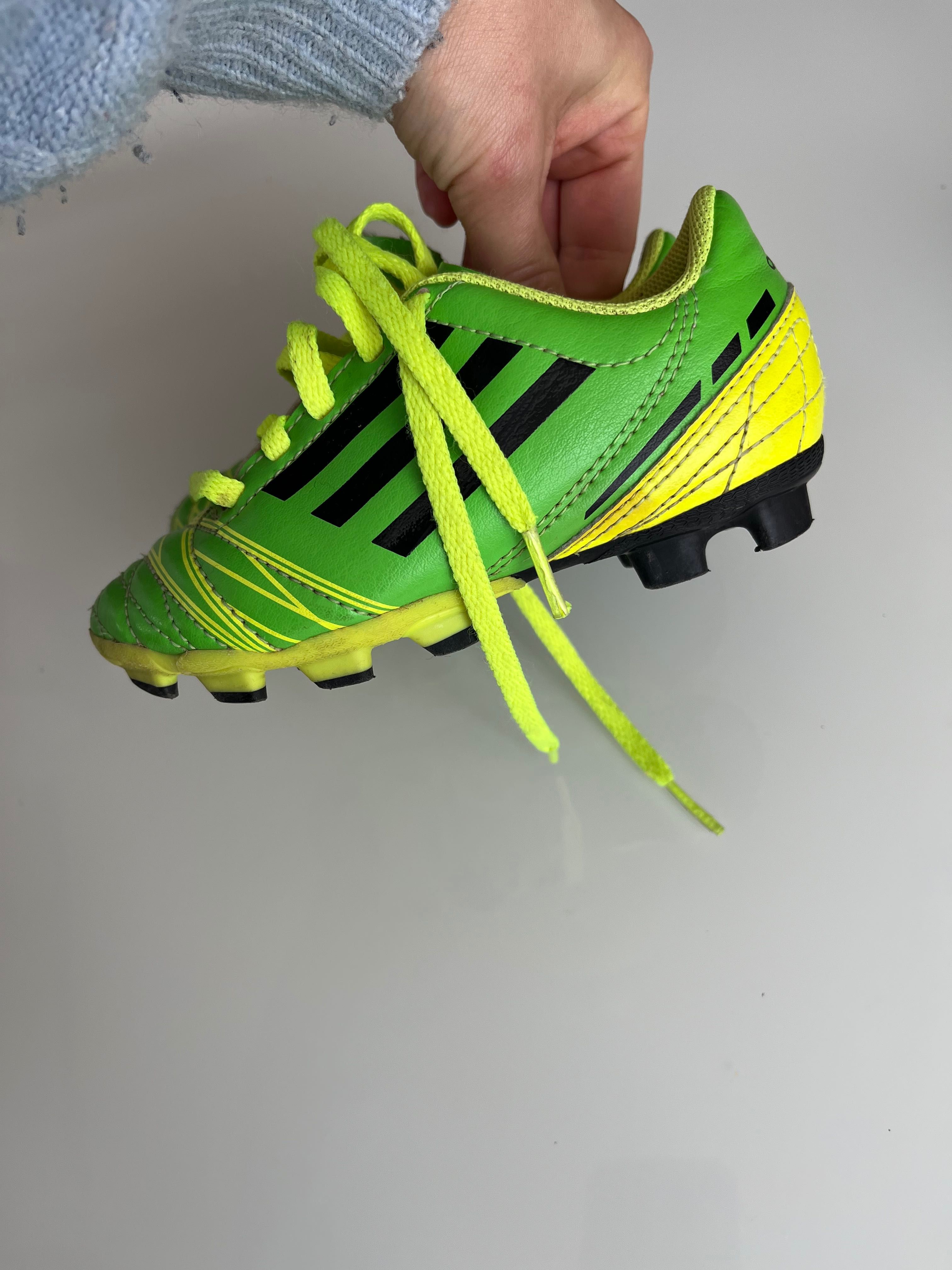 Adidas 28 роз буци / копочки / футбольні