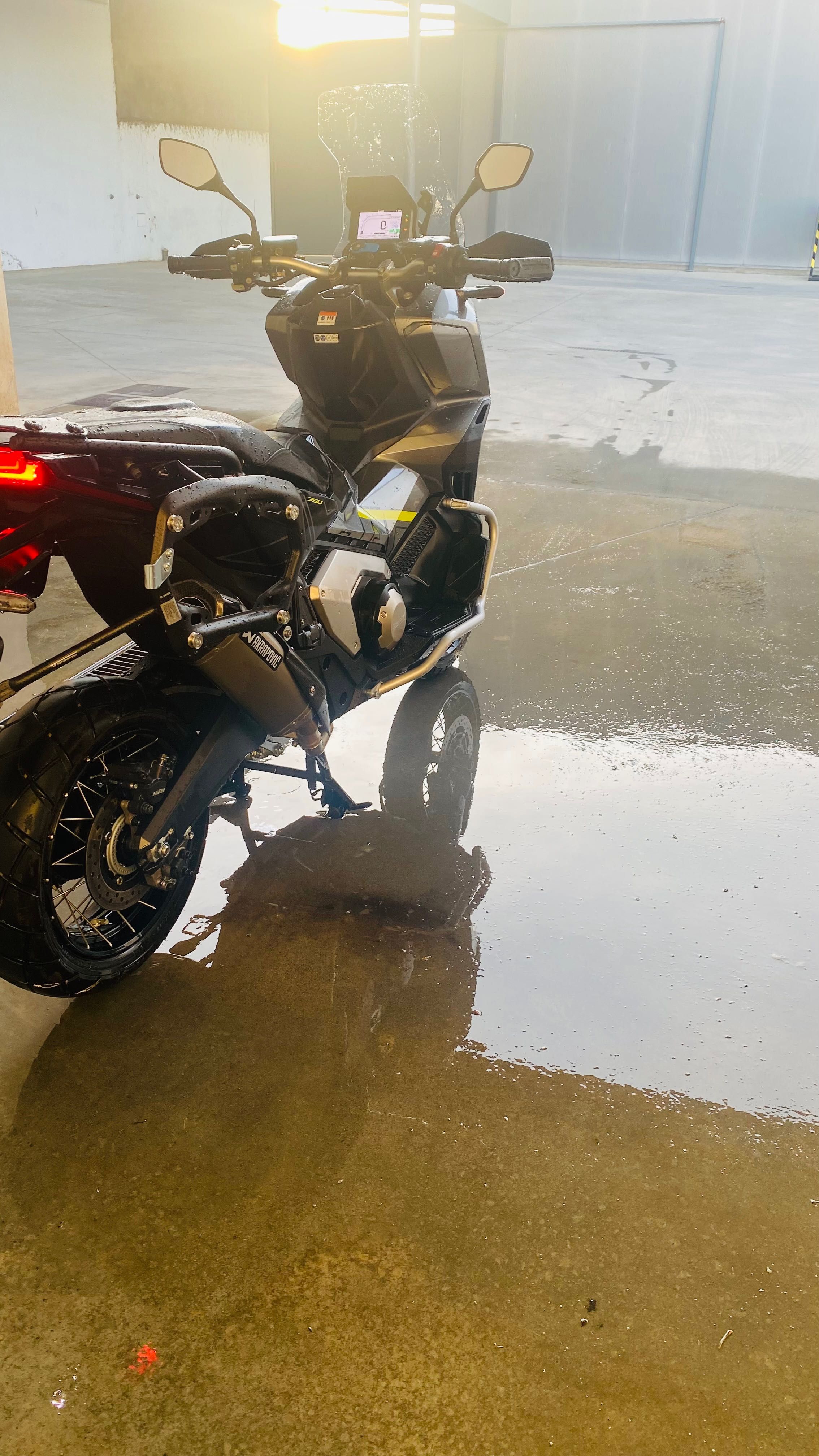 Vendo a minha Honda Xadv 750