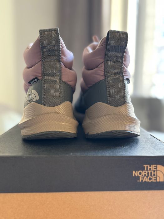 Нові Чоботи 37р, the north face