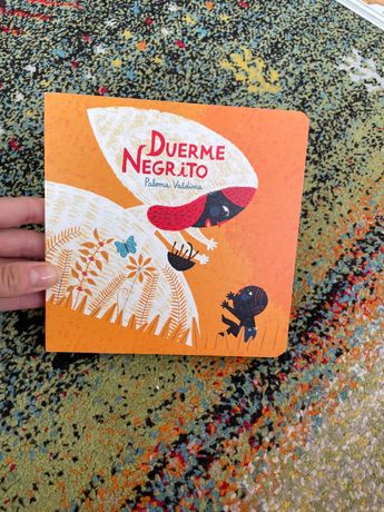 Duerme Negrito Valdivia, Paloma Książka dla dzieci hiszpański