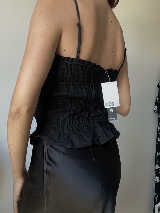 Saia de cetim e top linho