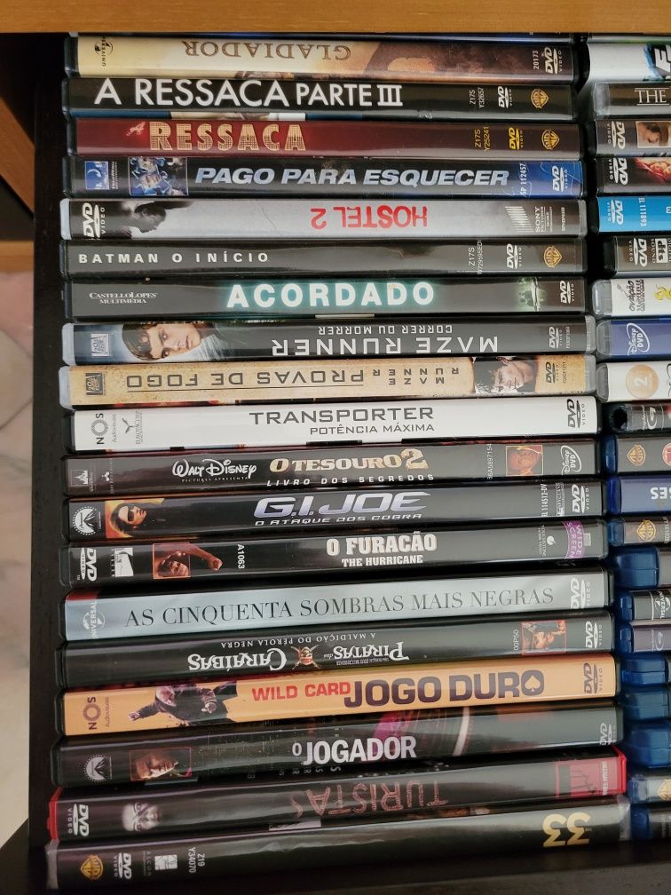 DVDs e bluerays vários