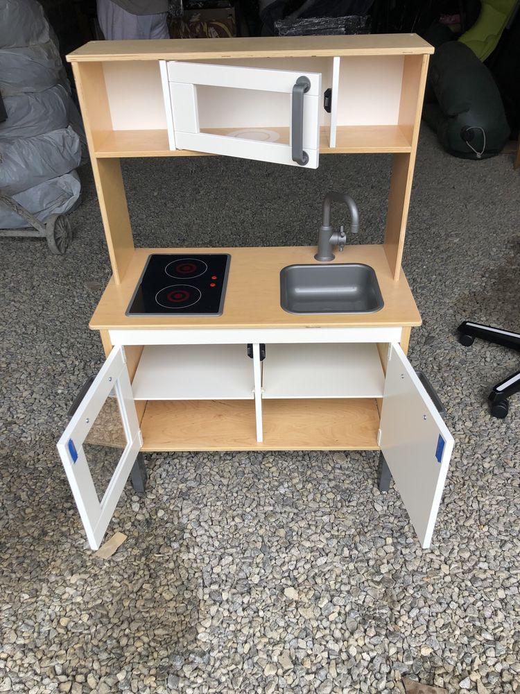 Дитяча кухня Ikea.