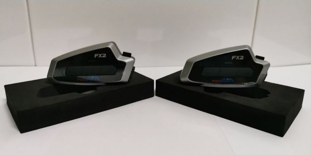 2- Auriculares/ Intercomunicadores Bluetooth C/ Rádio/ Motard ( NOVO )