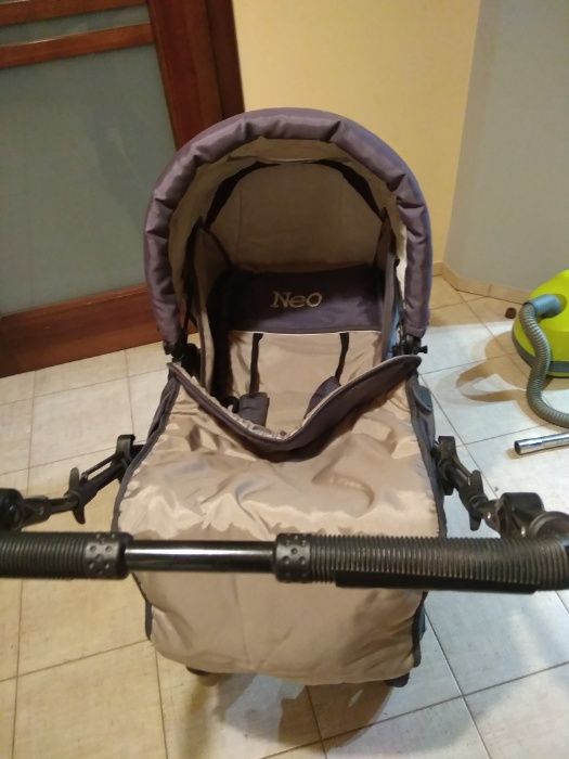 Wózek spacerowy z przekładaną rączką