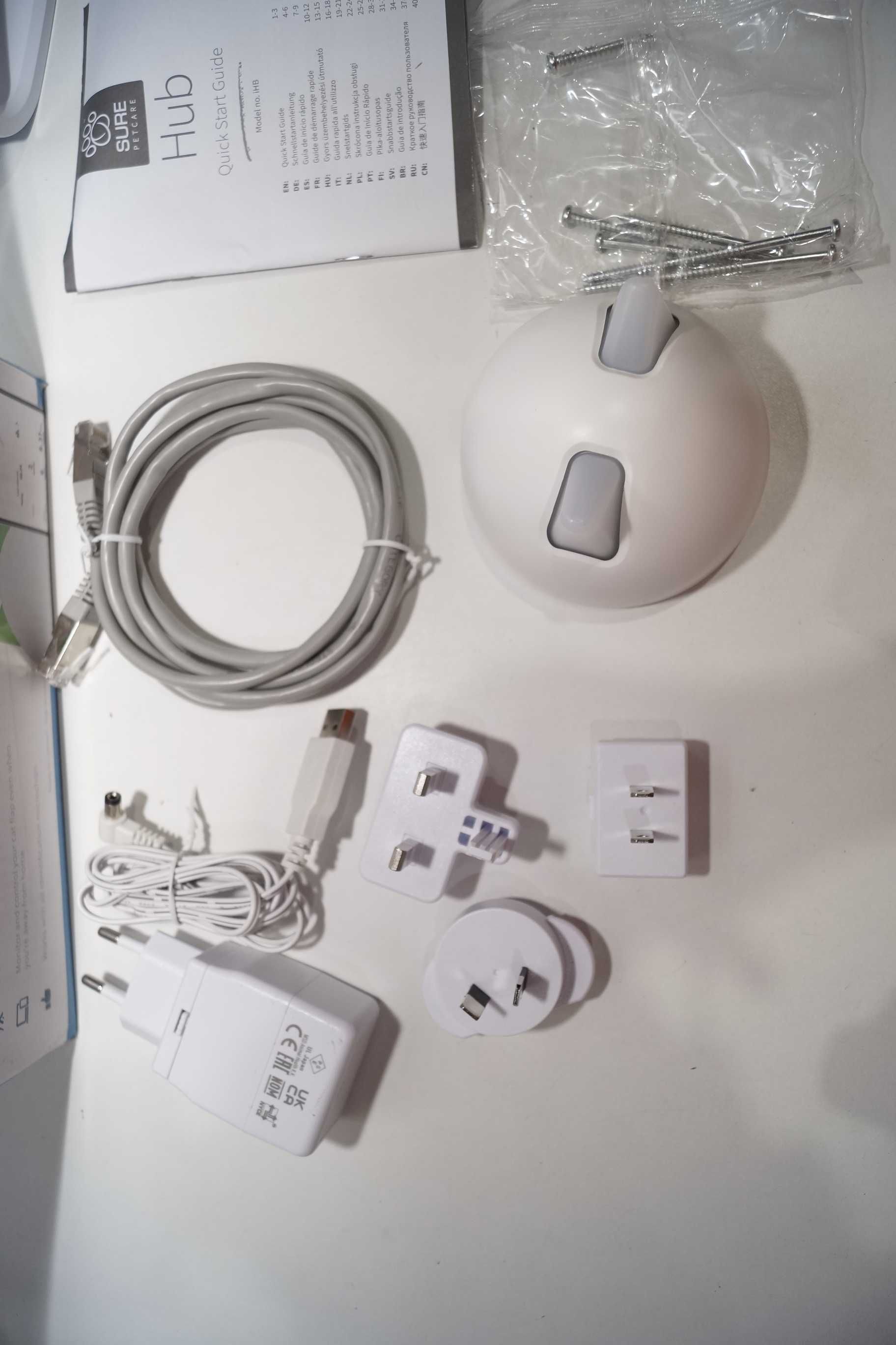 Zestaw drzwiczki wahadłowe dla kota SureFlap Connect z hubem białe
