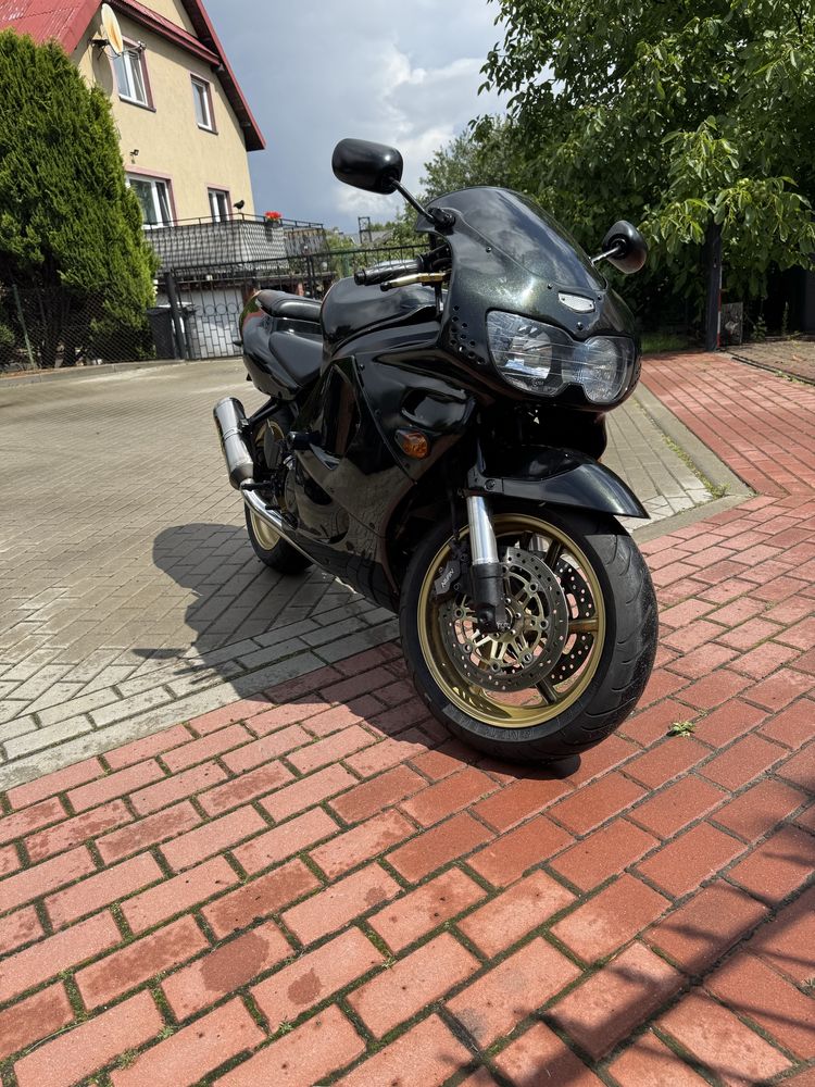 Honda CBR 900 RR FIREBLADE super stan 10 lat w jednych rekach