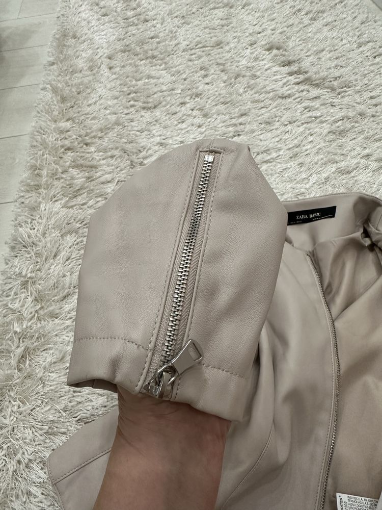 Куртка кожанка Zara пудрового цвета