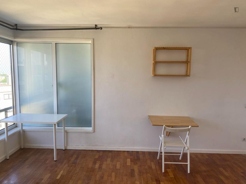 Quarto para arrendar na senhora da hora