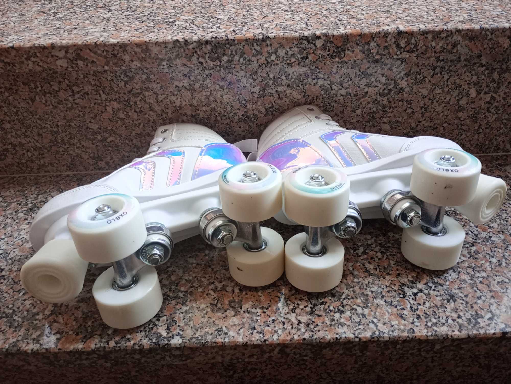 Patins  OXELO 4 Rodas QUAD 100 Criança Branco Holográfico