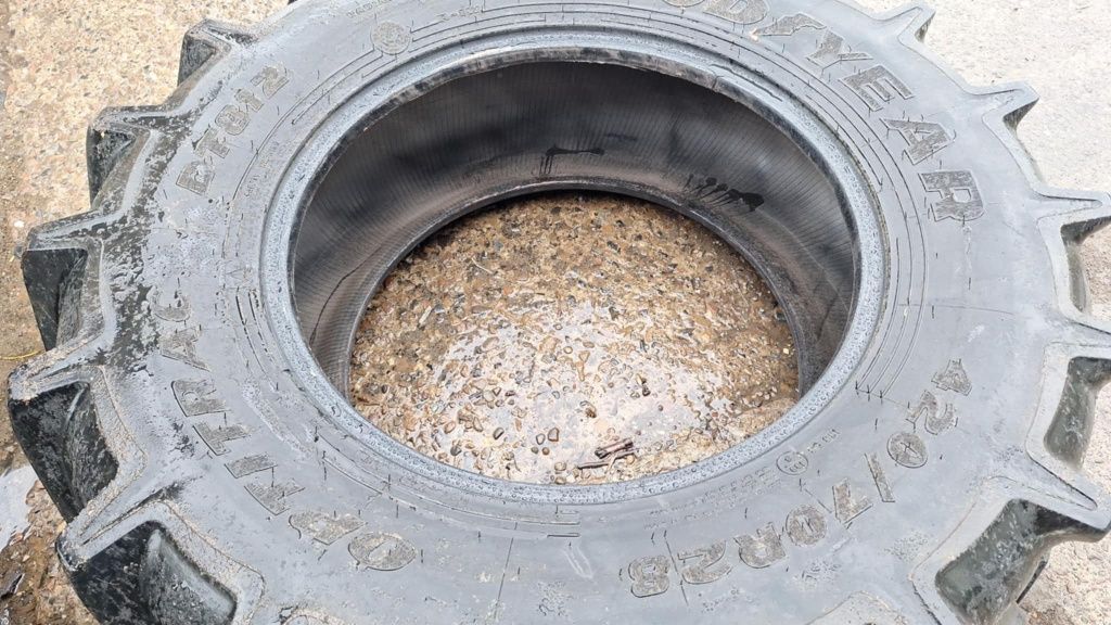 Opona Goodyear 420/70r28