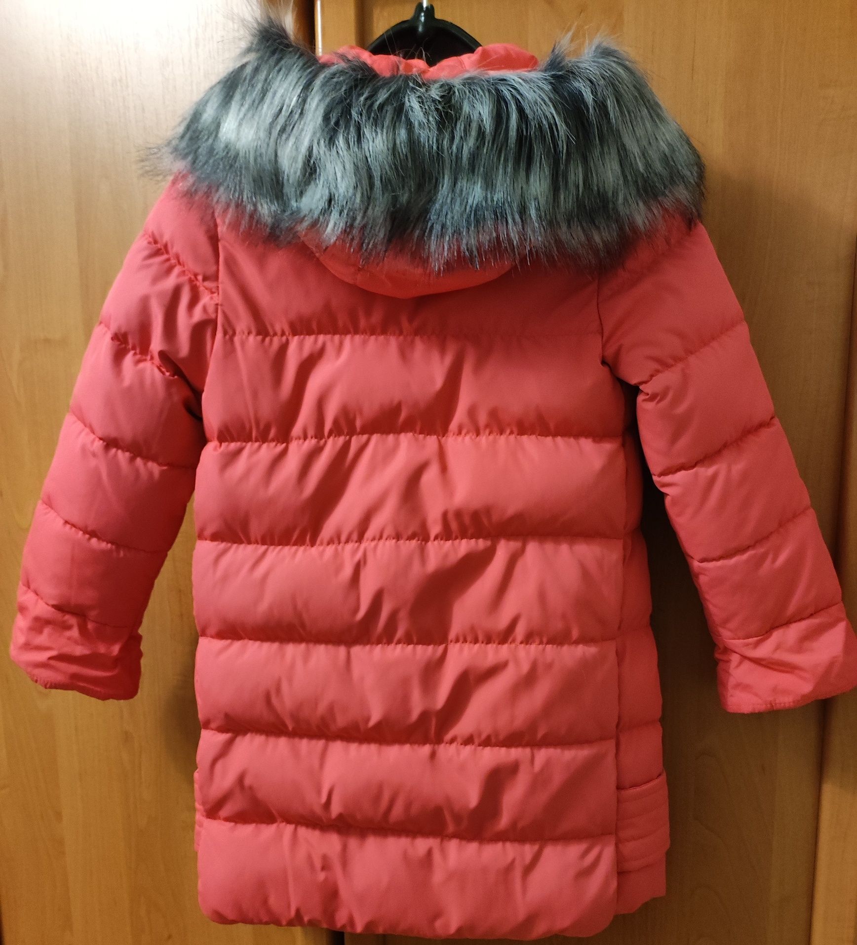 Продам детское зимнее пальто.