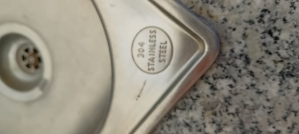 Pedra marmore com lavatorio inox