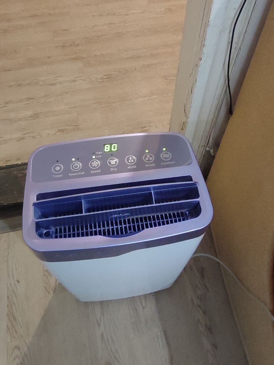 Осушувач повітря Aircond D-20L з іонізатором повітря