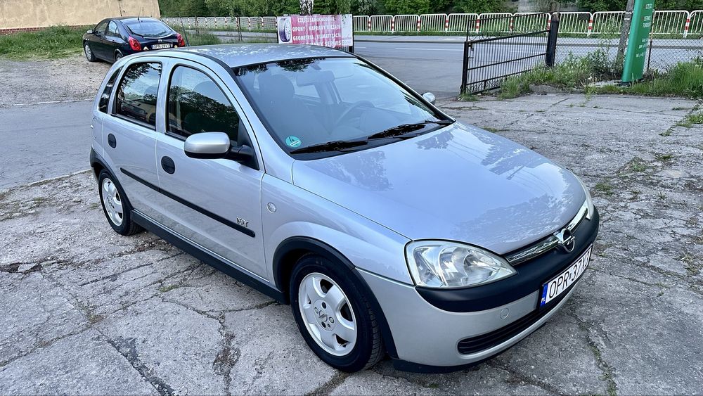 Opel Corsa C  1.2  rok 2003 klima