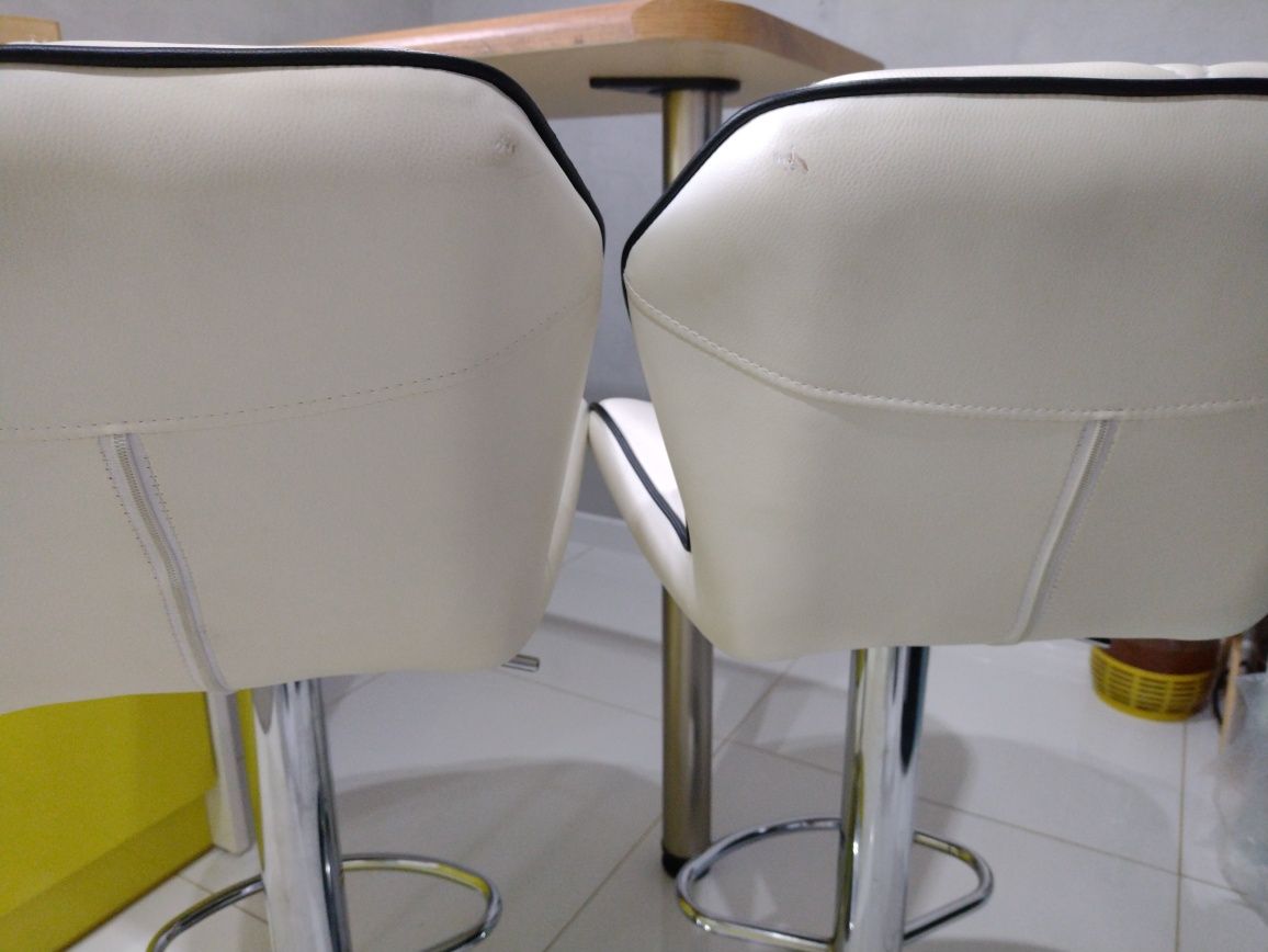 2 x Krzesło krzesła hokery + stolik barek gratis
