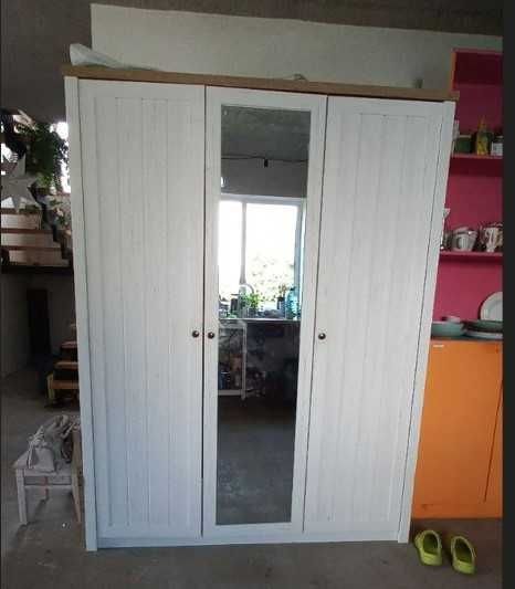 Продам шафу Jusk
Шафа MARKSKEL 3дв дзеркало білий/дуб