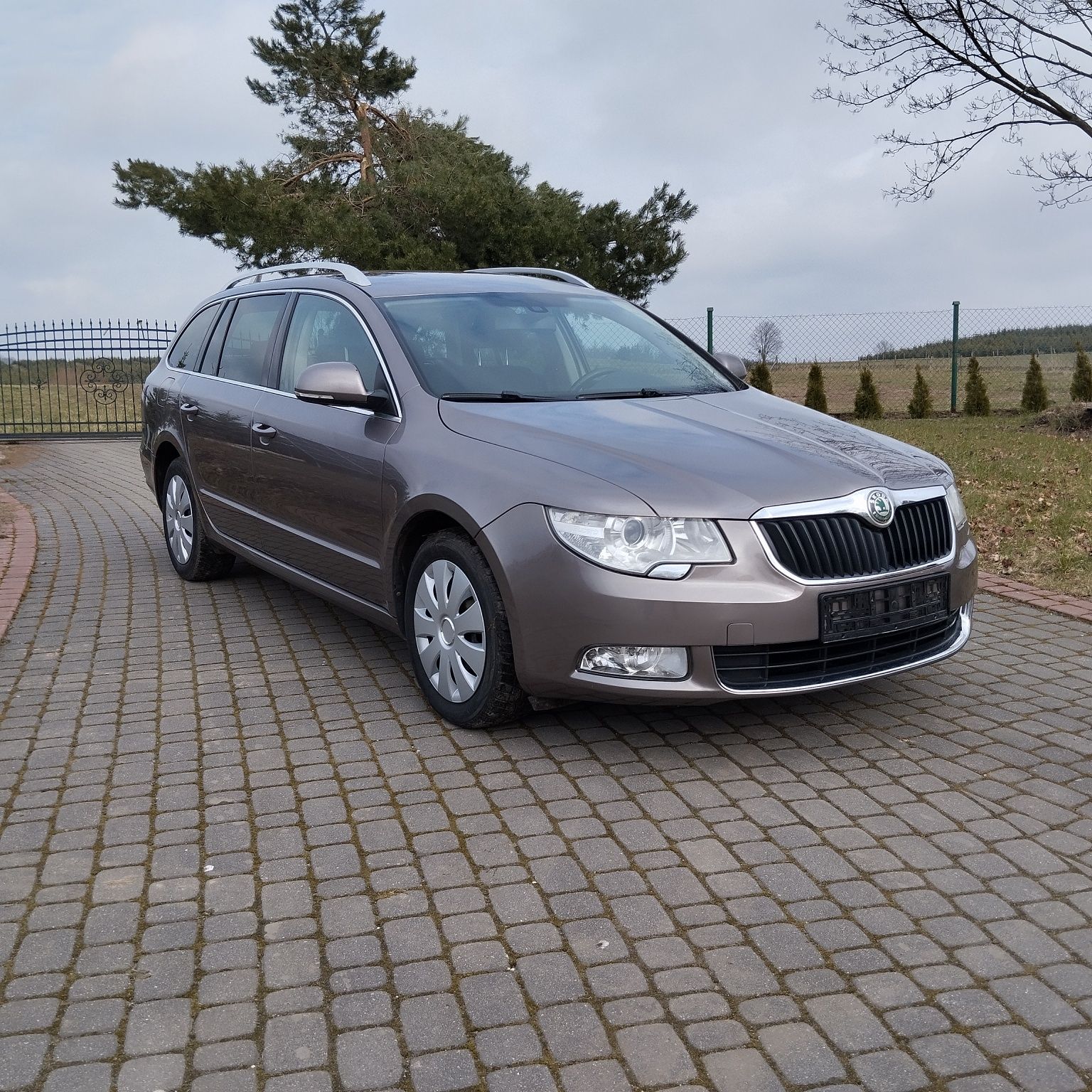 Skoda Super 2.0 DSG 170 KM Alu 2011 Zadbana  Okazja ! Zarejestrowany !