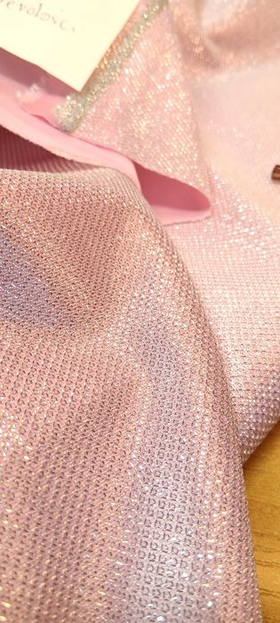 Lurex pudrowy róż – połyskująca tkanina premium  45 zł/mb