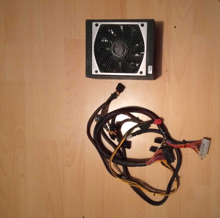 Zasilacz PC cooler master 1050w silent pro hybrid modułowy- uszkodzony