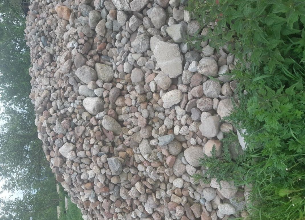 Kamienie do ogrodu na skalniaki lub budowę