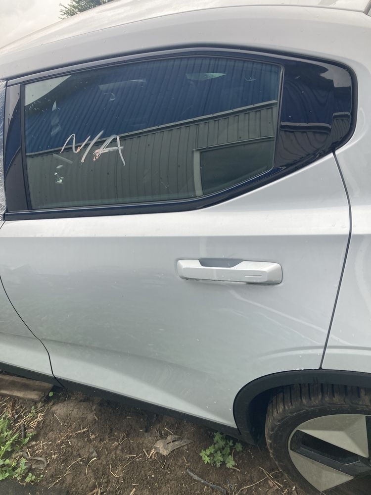 Двері Полестар 2 праві ліві
