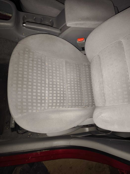 Fotele podgrzewane szare wnętrze kanapa boczki Passat b5 stan bdb.