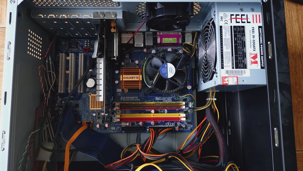 Komputer stacjonarny+ monitor+klawiatura+myszka