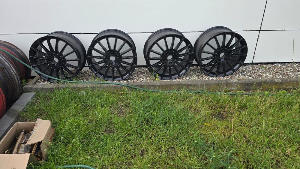Felgi aluminiowe czarne 18" rozstaw 112