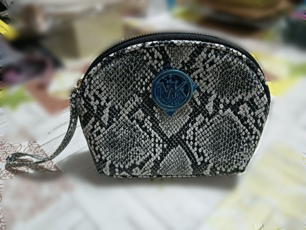 Bolsa (ver descrição e foto de cada)