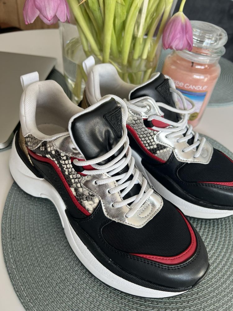 Guess sneakersy damskie rozmiar 39