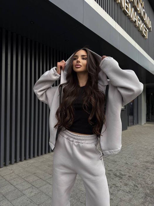 Костюм жіночий якісний двійка ( кофта на замку та штани)