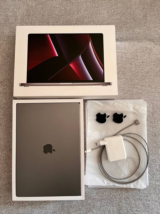 Apple MacBook Pro 16” M2 Max