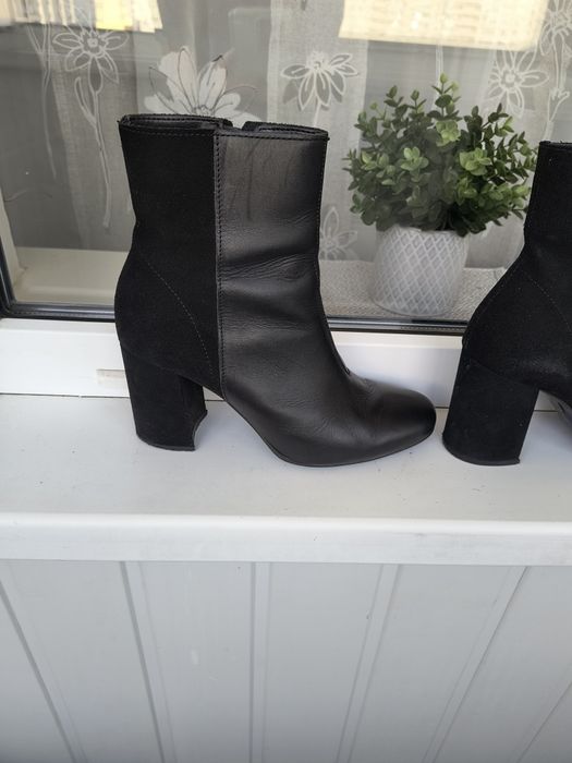 Продам ботинки женские CARLO PAZOLINI