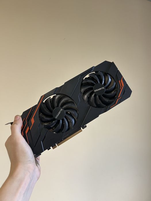 GTX 1070 8GB Gigabyte Напів робоча відеокарта