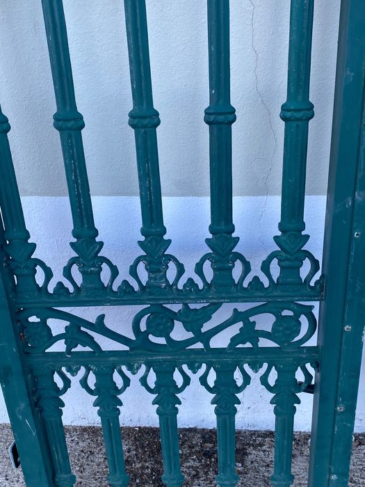 Portão em alumínio maciço e trabalhado