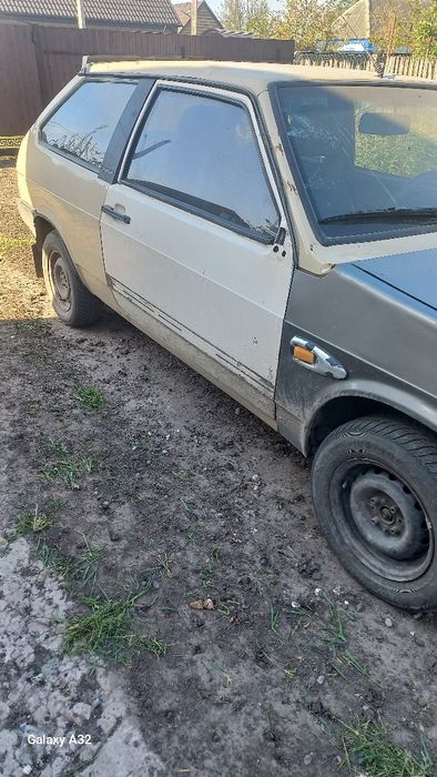 Автомобіль Ваз 2108