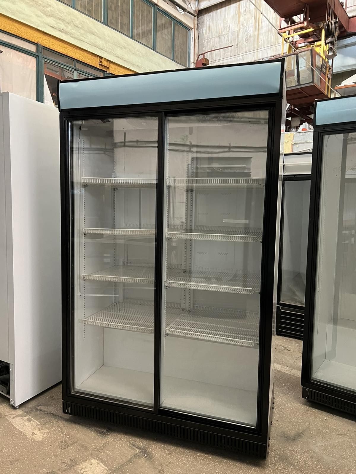 Холодильник для напоїв UBC